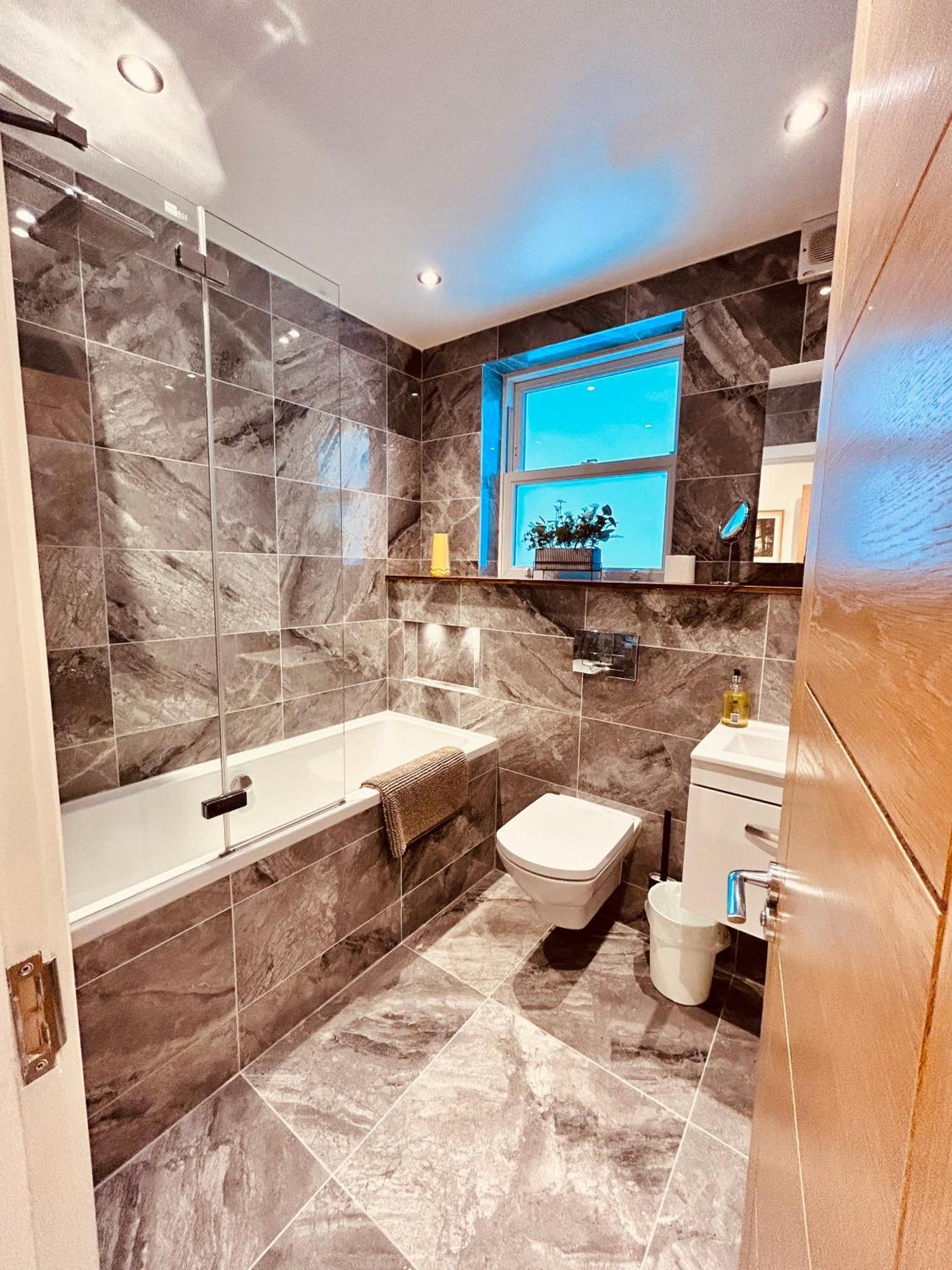 Stunning Spacious B.Apt. Slps.4 Londra Esterno foto