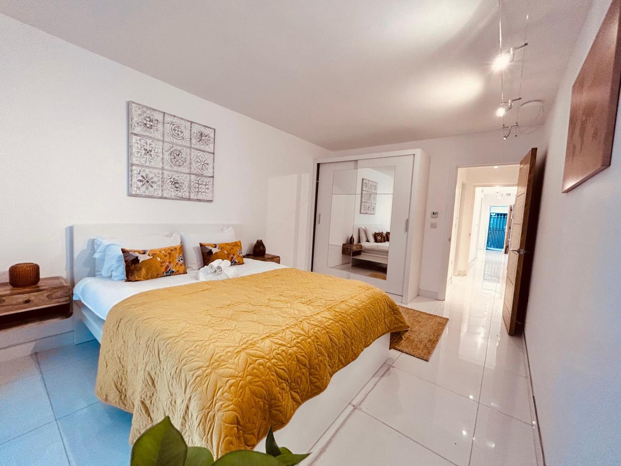 Stunning Spacious B.Apt. Slps.4 Londra Esterno foto