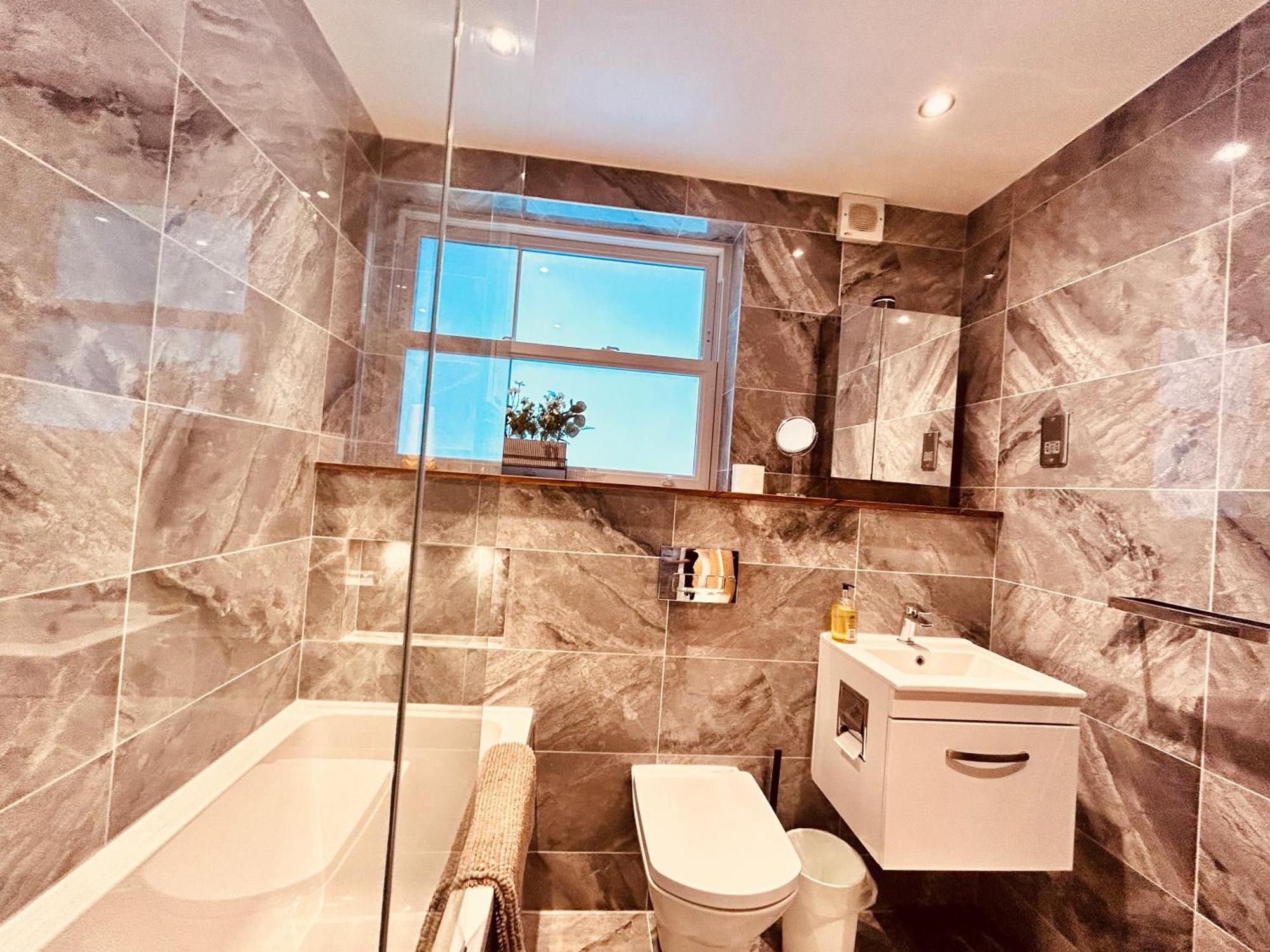 Stunning Spacious B.Apt. Slps.4 Londra Esterno foto