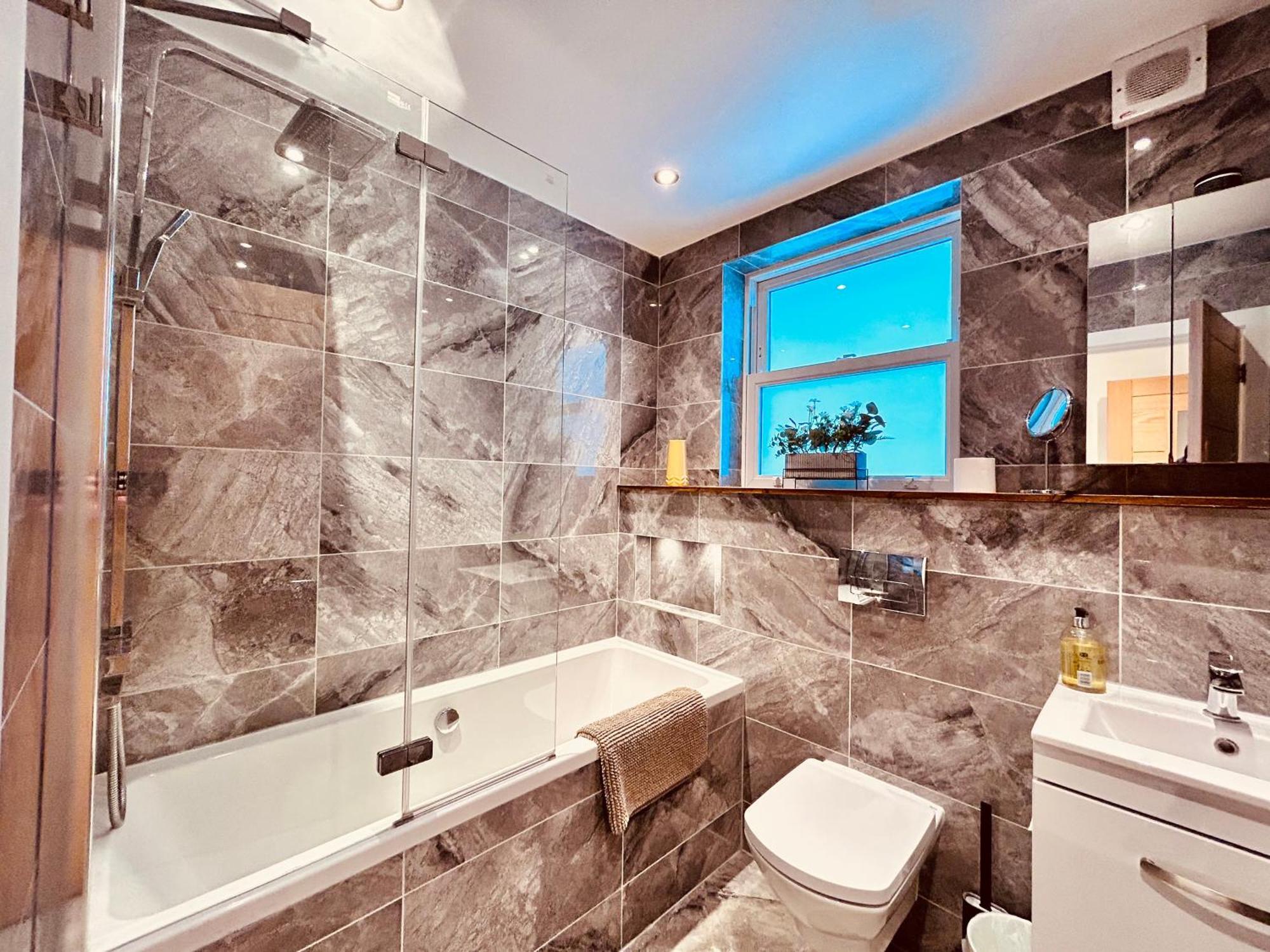 Stunning Spacious B.Apt. Slps.4 Londra Esterno foto